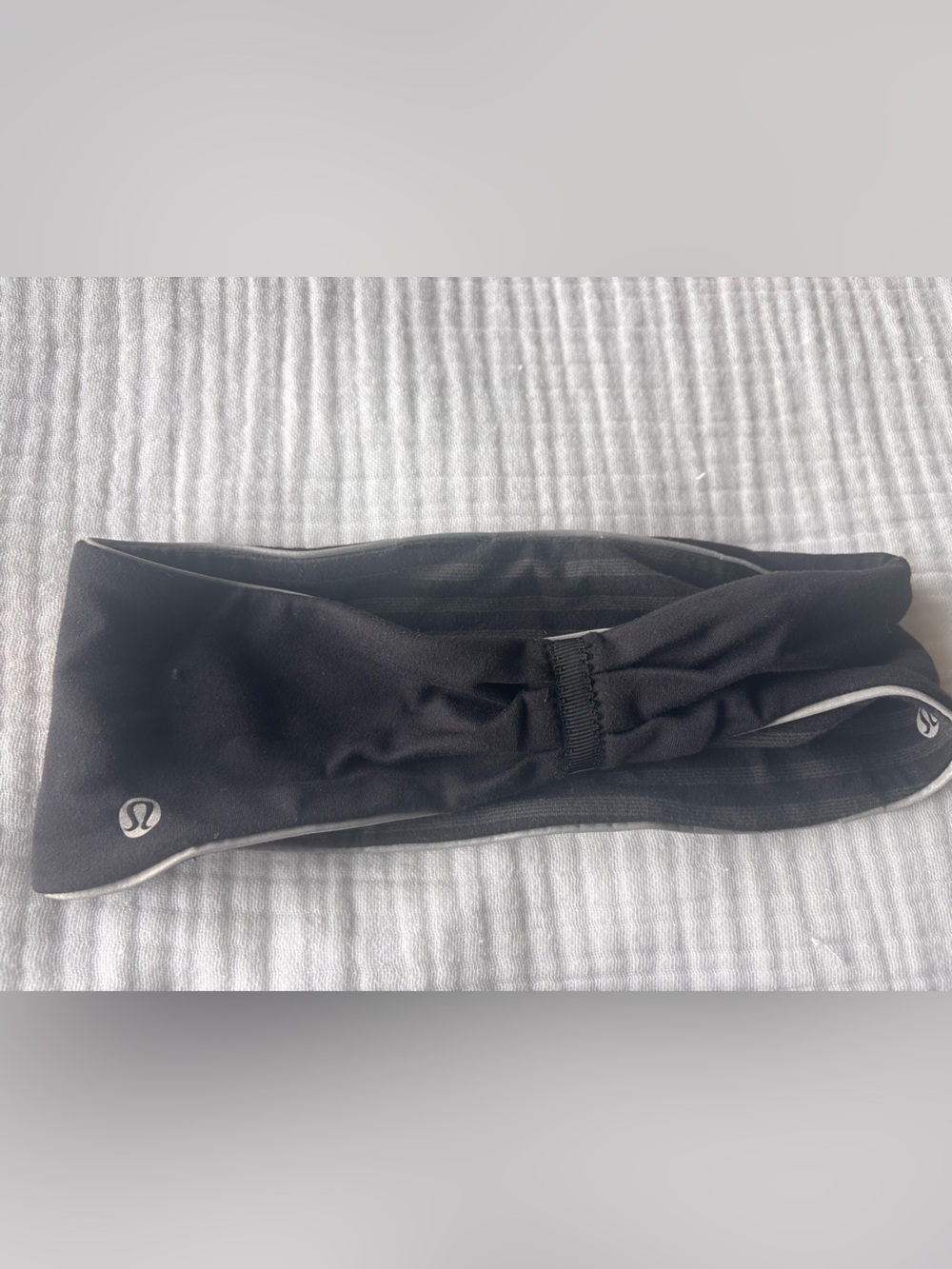 Lululemon Reversible Black Athletic Headband with Reflective Trim